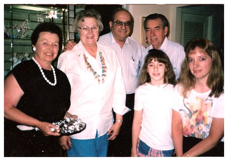 1997.. - Leah, Vera, brother-in-law Frank, Robert, Katie, Wendy.jpg